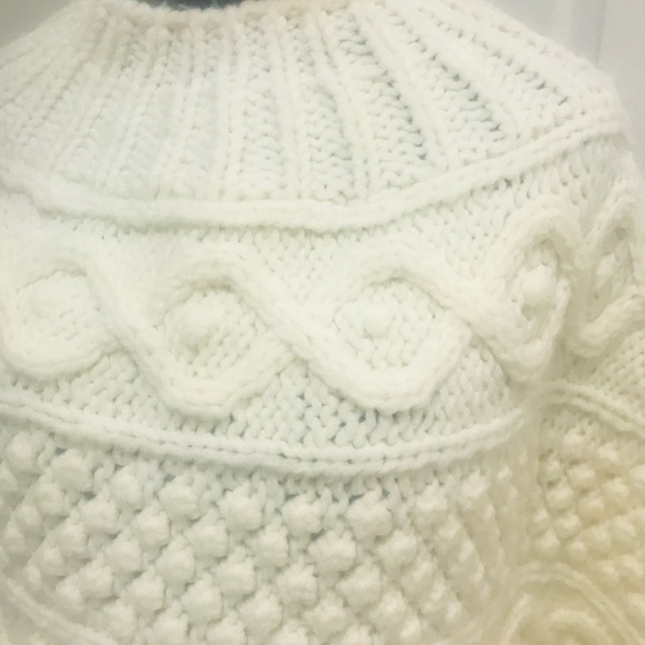 Vintage Hand knit Poncho - Picture 9 of 11